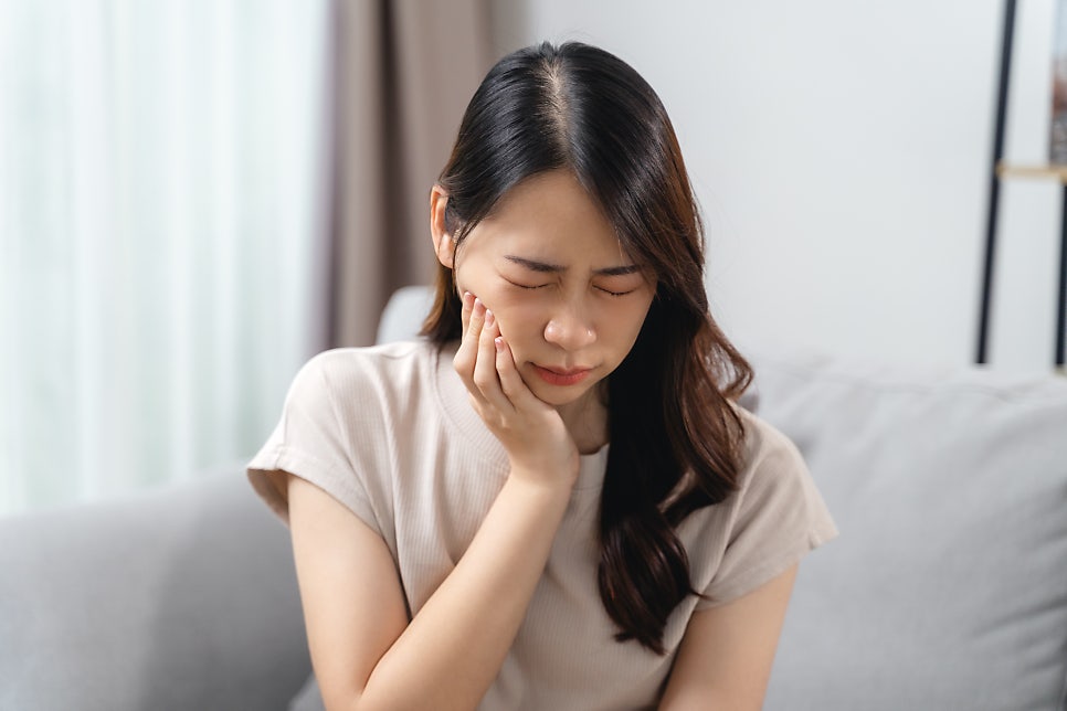 턱관절염 위험 신호? 서울대입구역한의원에서 알려주는 비대칭 경고!