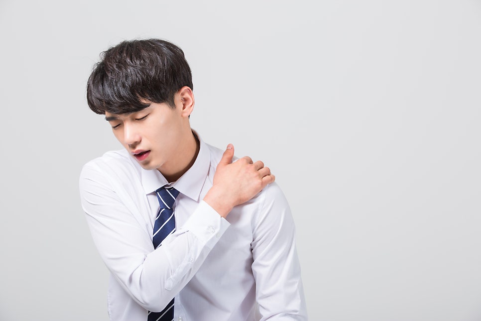 거북목과 어깨말림이 반복되는 이유, 서울대입구역한의원 체형 불균형 교정